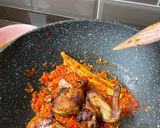 Foto langkah ke 2 dari resep Ayam Bawang Rica-Rica Kemangi.