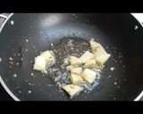 A picture of step 2 of Capsicum and Potato sabzi.