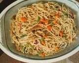 A picture of step 4 of Stir fry spaghetti.