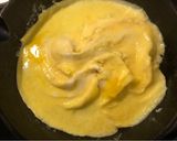 A picture of step 3 of Tornado Omelet Rice.