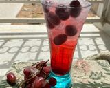 A picture of step 3 of Fresh red grapes drink 🍷.