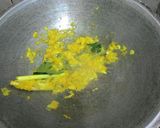 Foto langkah ke 3 dari resep Cumi oseng kuning.