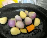 Foto langkah ke 1 dari resep Cumi oseng kuning.