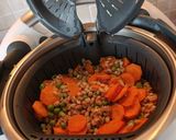 Foto del passaggio 3 della ricetta Farro Perlato Saltato con Piselli e Carote