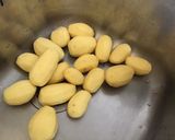 Une image de l'étape 1 de Parmentier étagé au porc,girolleset tomates séchées.