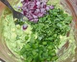 Foto del paso 2 de la receta: Ensalada de pollo con aguacate