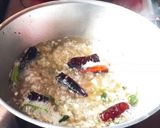 A picture of step 2 of Ragi upma.