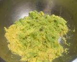 A picture of step 1 of Classic Guacamole.