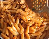 A picture of step 8 of Butter chicken pasta.