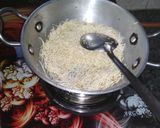 A picture of step 1 of Vermecill upma.