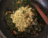 A picture of step 4 of Murungai Keerai Thoran (Drumstick / Moringa Leaves Stir Fry - Kerala style).