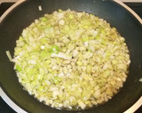 Foto del paso 7 de la receta: Tortilla de bacalao con pimiento rojo y alcachofas