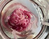 Foto del paso 5 de la receta: Cebolla morada encurtida / en escabeche 💜