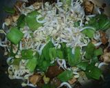 Foto langkah ke 3 dari resep Tumis Bakso Tahu.