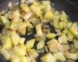Foto del paso 1 de la receta: Crema fría de calabacín