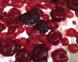 Gluténmentes erdei gyümölcsös torta recept fázis 5 fotója