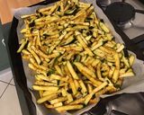Une image de l'étape 5 de Frites de courgettes aux épices orientales et graines de lin.