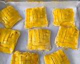 Foto langkah ke 7 dari resep Apple Cinnamon Puff Pastry.