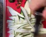 Une image de l'étape 2 de 🥒Salade de courgettes marinées 🪹🥄saveurs orientales🥥🫚.
