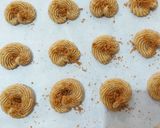 Foto langkah ke 4 dari resep Lotus Biscoff Butter Cookies.