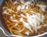 A picture of step 4 of Basic Kake Udon.