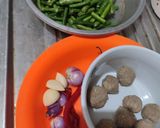 Foto langkah ke 1 dari resep Tumis Kacang Panjang Bakso.