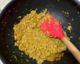 A picture of step 4 of Fried momos.