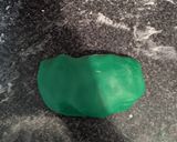 A picture of step 14 of Frog cake 🐸.