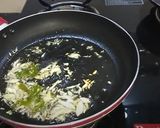A picture of step 4 of Veg Frankie Roll.
