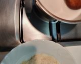 Foto del passaggio 6 della ricetta Vellutata di cavolo viola e porri con crostini e fonduta di parmigiano