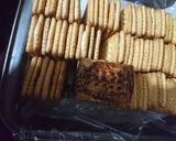 A picture of step 5 of Rio biscuit chocolate cake.