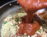 A picture of step 4 of Pasta chicken chowmin.