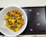 A picture of step 3 of Jeera aloo.