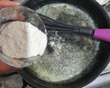 Foto del paso 3 de la receta: Crema de champiñones, a base de salsa bechamel