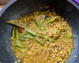 A picture of step 4 of Sajne Data Moong Dal e / Drumsticks in Moong Dal.