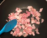 A picture of step 4 of 10 minute carbonara.