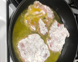 Foto del paso 2 de la receta: Lomo en salsa de cebolla con tiras de piquillo