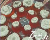 A picture of step 3 of Jelly Crystal Cupcakes with Buttercream Frosting.
