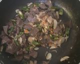 Foto langkah ke 4 dari resep Oseng Paru Cabai Hijau.