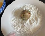 A picture of step 5 of Chicken Chilli Cheese Balls:.