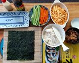 Hình bước làm 1 của món CƠM CUỘN RONG BIỂN 🥰