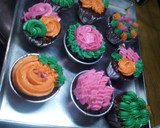 Foto langkah ke 7 dari resep Cup cake dengan base cake red velvet.