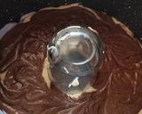 عکس مرحله 3 از دستور کیک قابلمه ای دو رنگ