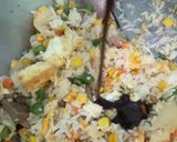 Foto langkah ke 4 dari resep Nasi goreng hongkong.
