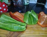 Foto del paso 1 de la receta: Morrones bicolor rellenos