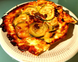 Foto del paso 4 de la receta: Mini tartas saladas de calabacín y ajetes