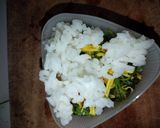 Foto langkah ke 3 dari resep Onigiri Ayam Suwir Kemangi.