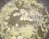 Foto del paso 2 de la receta: Mafaldine con gambas, setas, espárragos y crujiente de pistachos