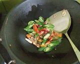 Foto langkah ke 2 dari resep Tumis cumi asin cabe ijo.