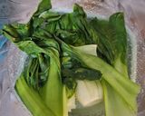 Foto langkah ke 1 dari resep Pakcoy Siram Kuah Bawang Putih.